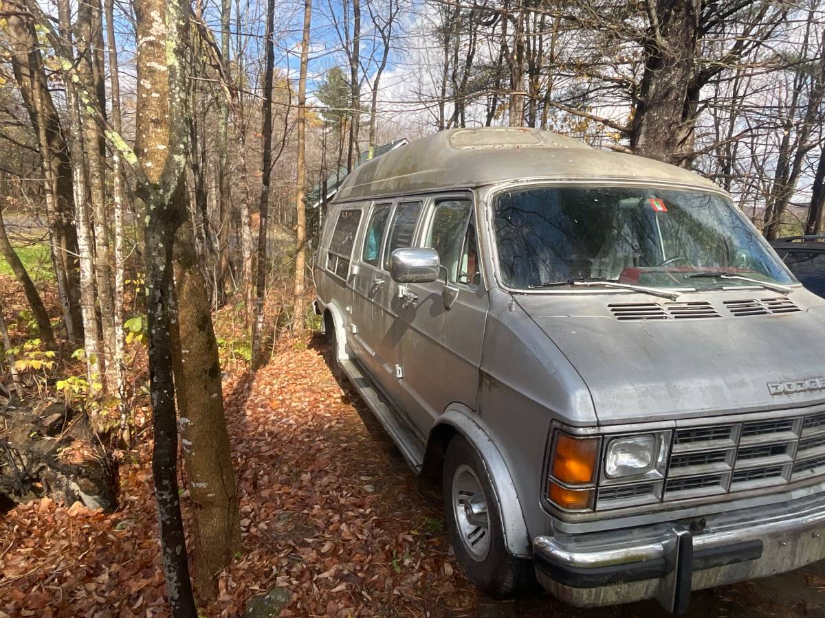 Dodge-Camper-1989