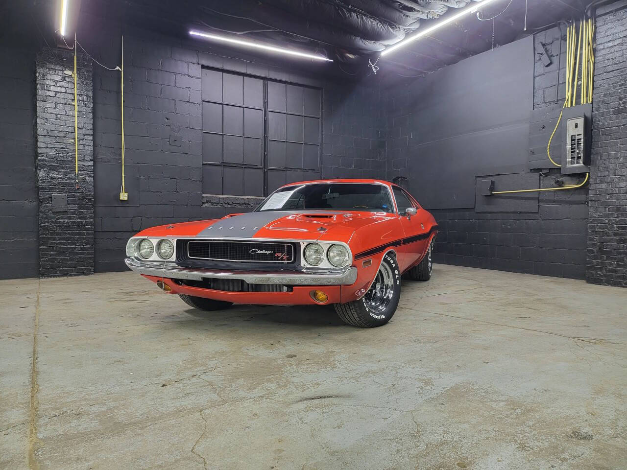 Dodge-Challenger-1970-Orange-Black