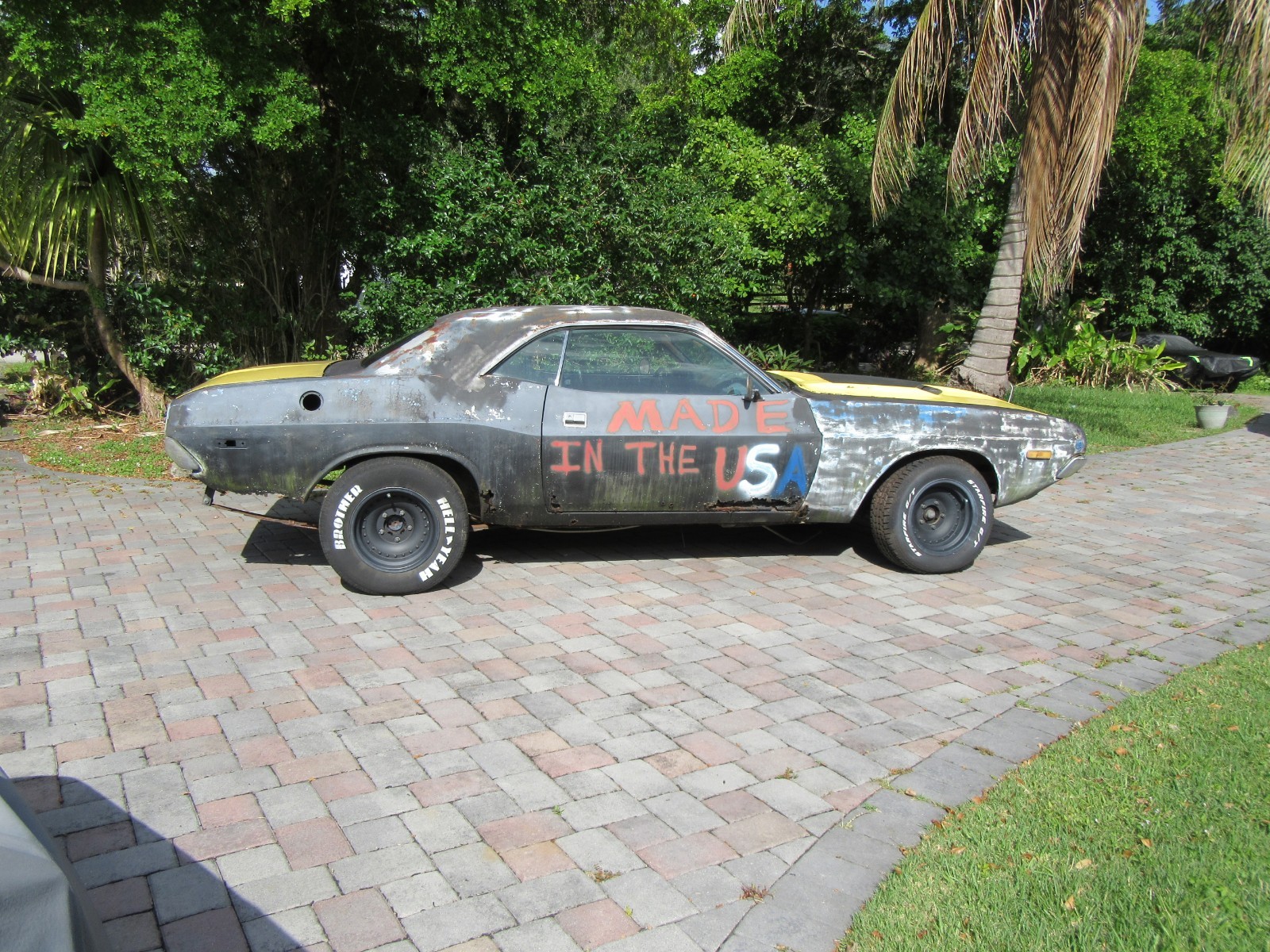 Dodge-Challenger-1972-Coupe-Black