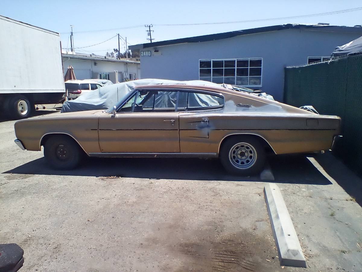 Dodge-Charger-1966-brown