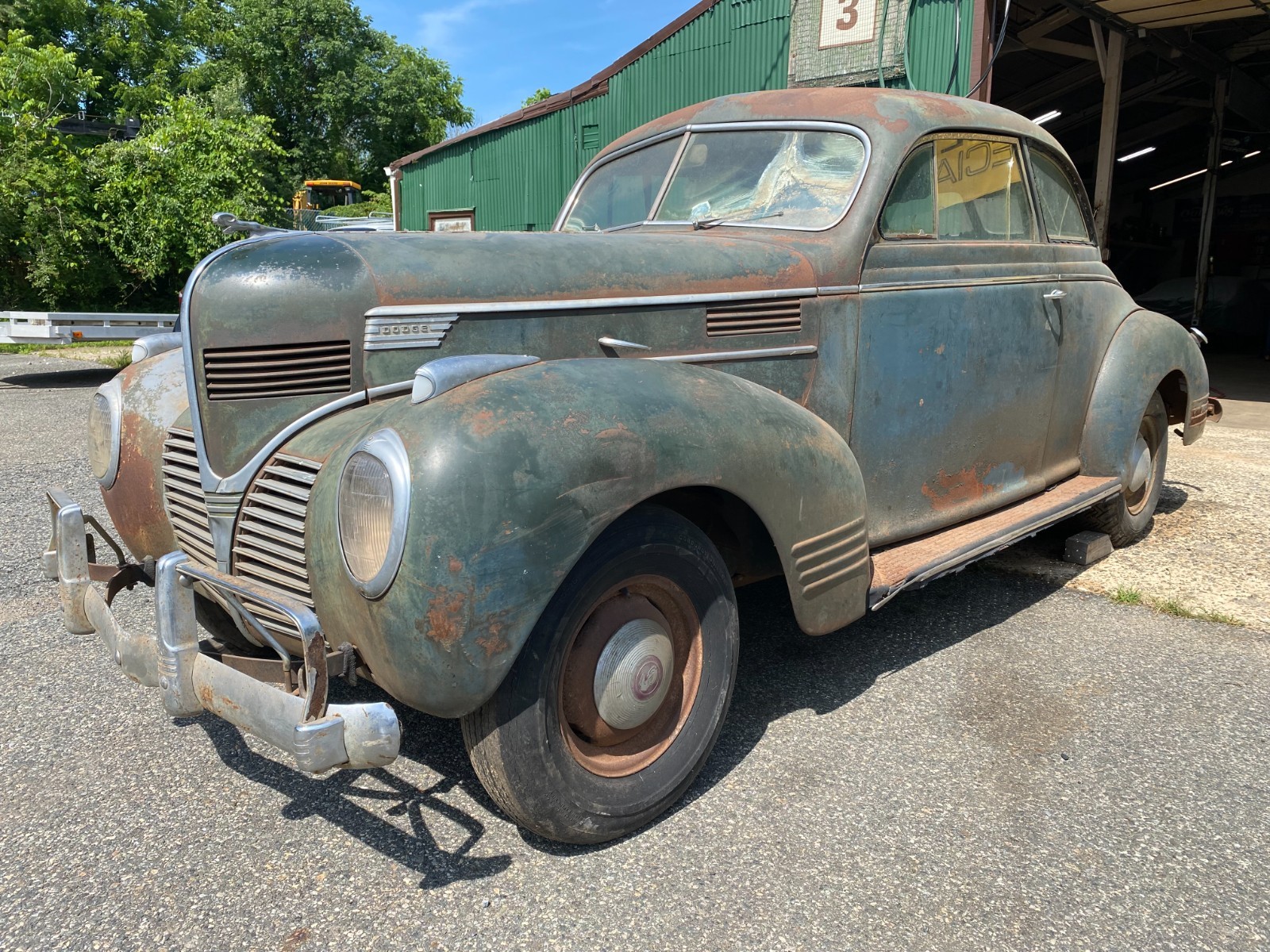 Dodge D11 Luxury Liner Town Coupe by Hayes 1939