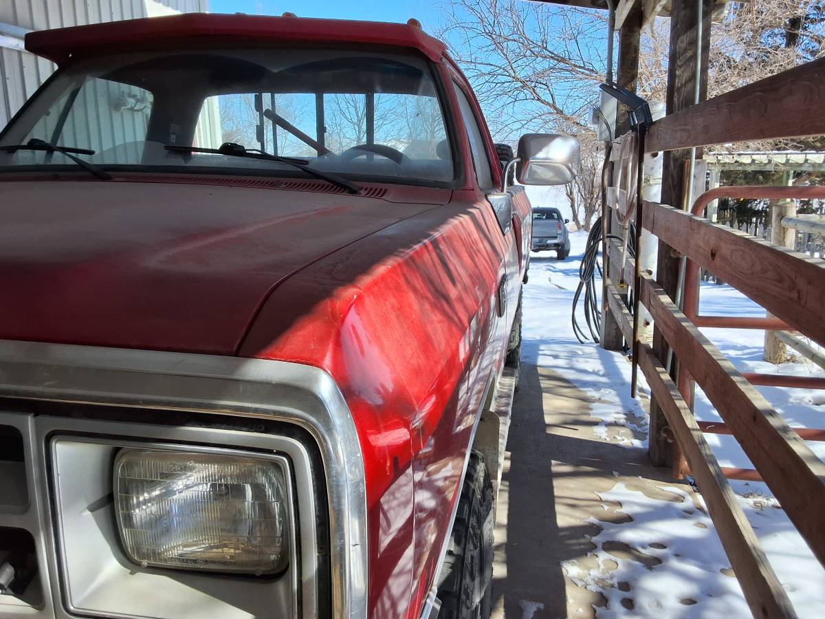 Dodge-D150-1988-red