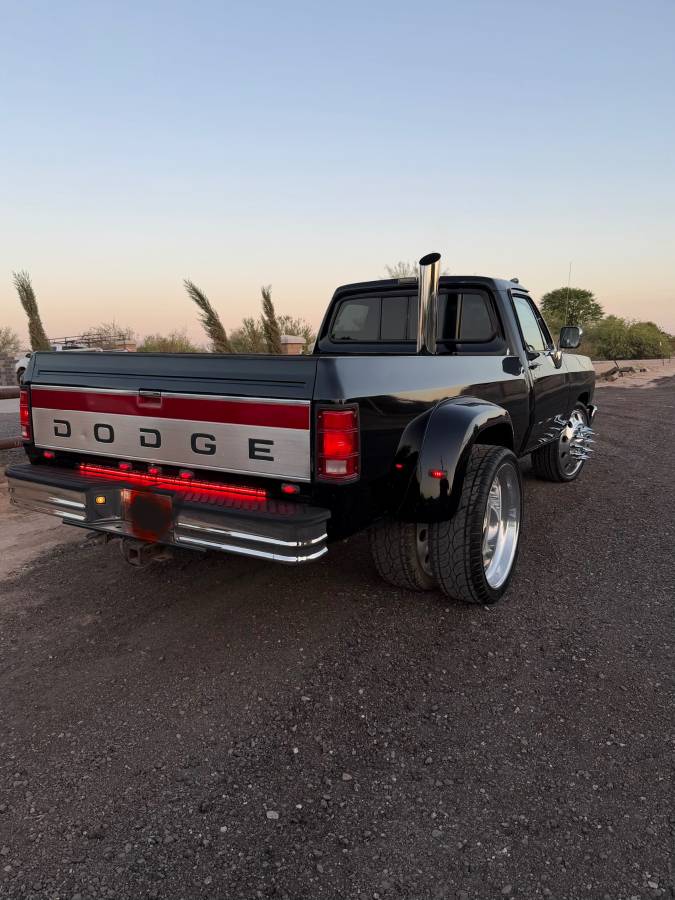 Dodge-D350-diesel-1992-black