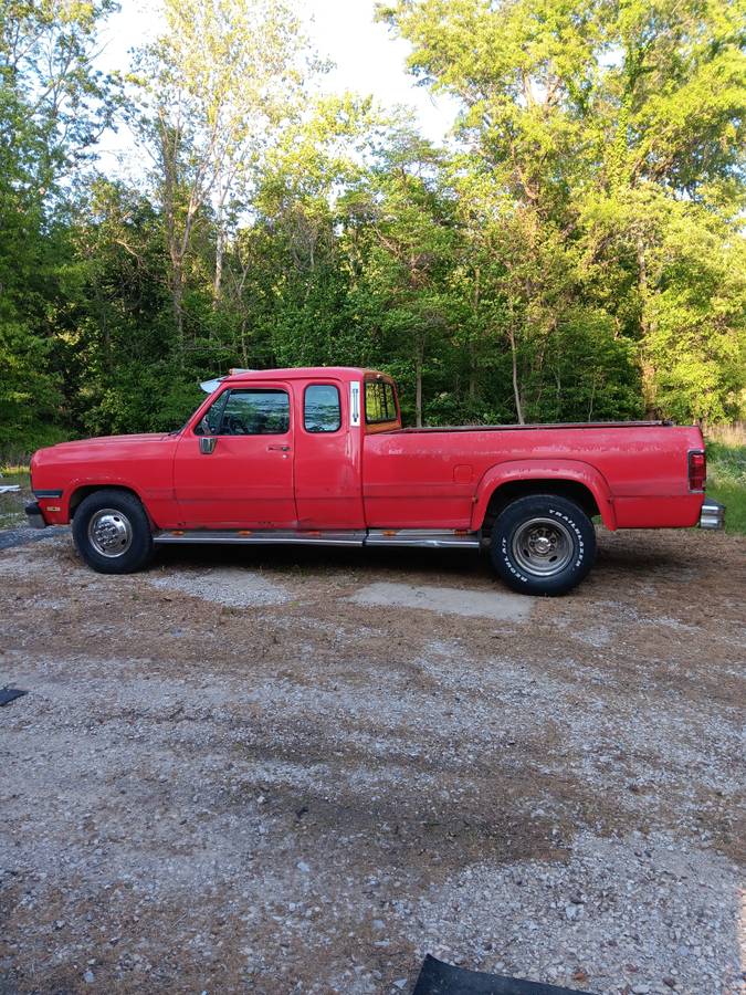 Dodge-D350-diesel-1993-red
