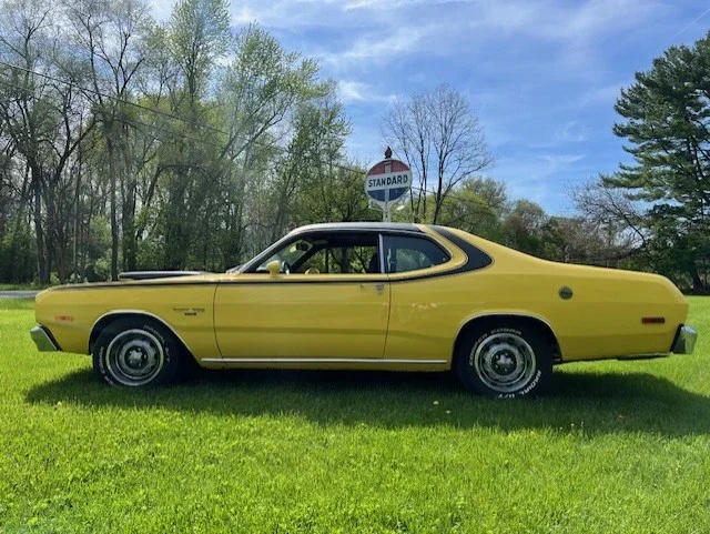Dodge-Dart-1974-Yellow-Black