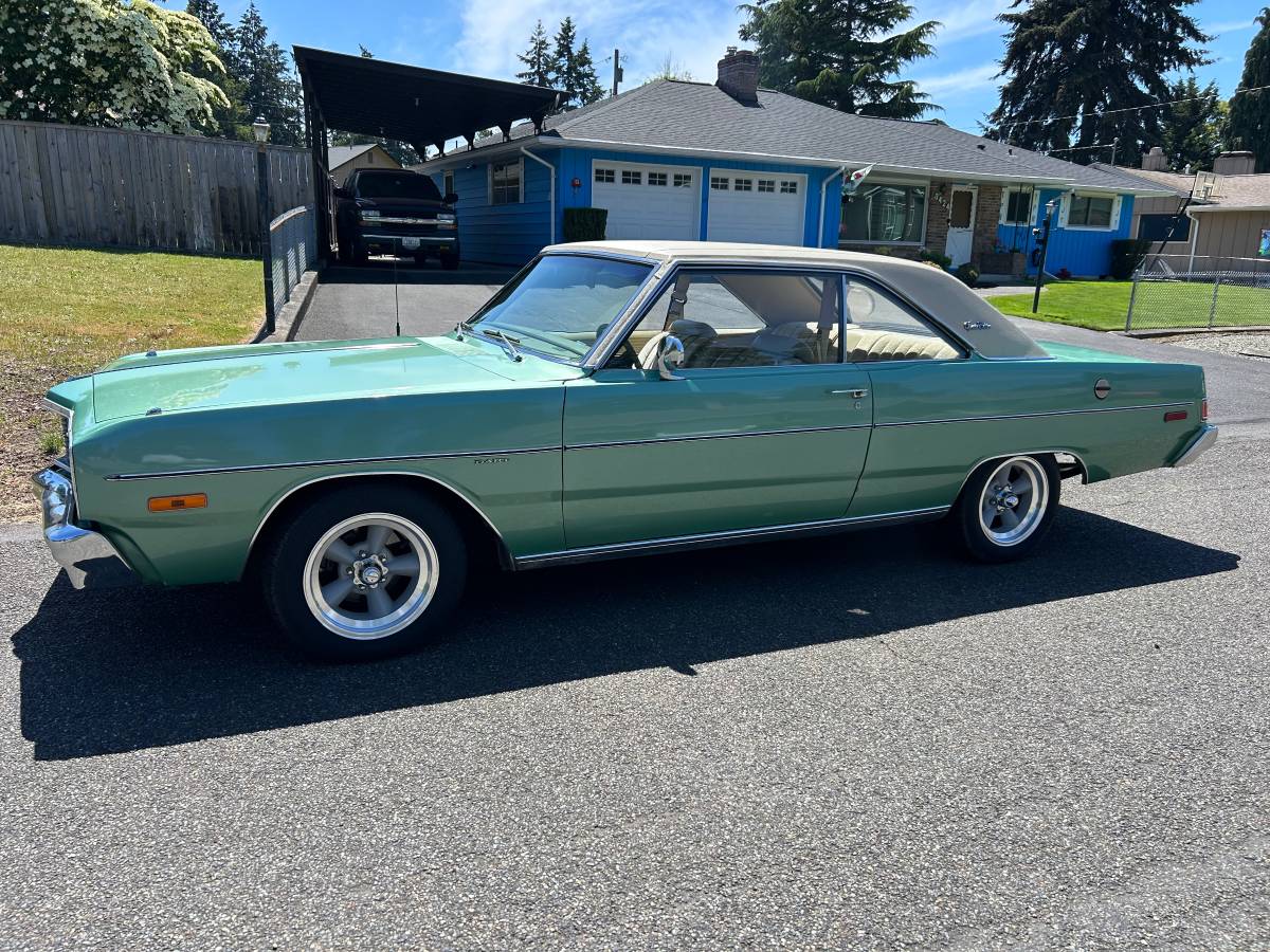 Dodge-Dart-se-1974-green