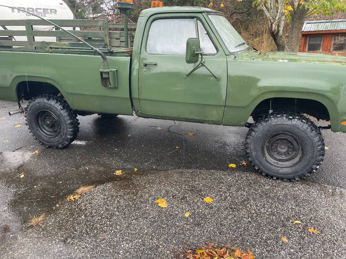 Dodge-M880-1977-green
