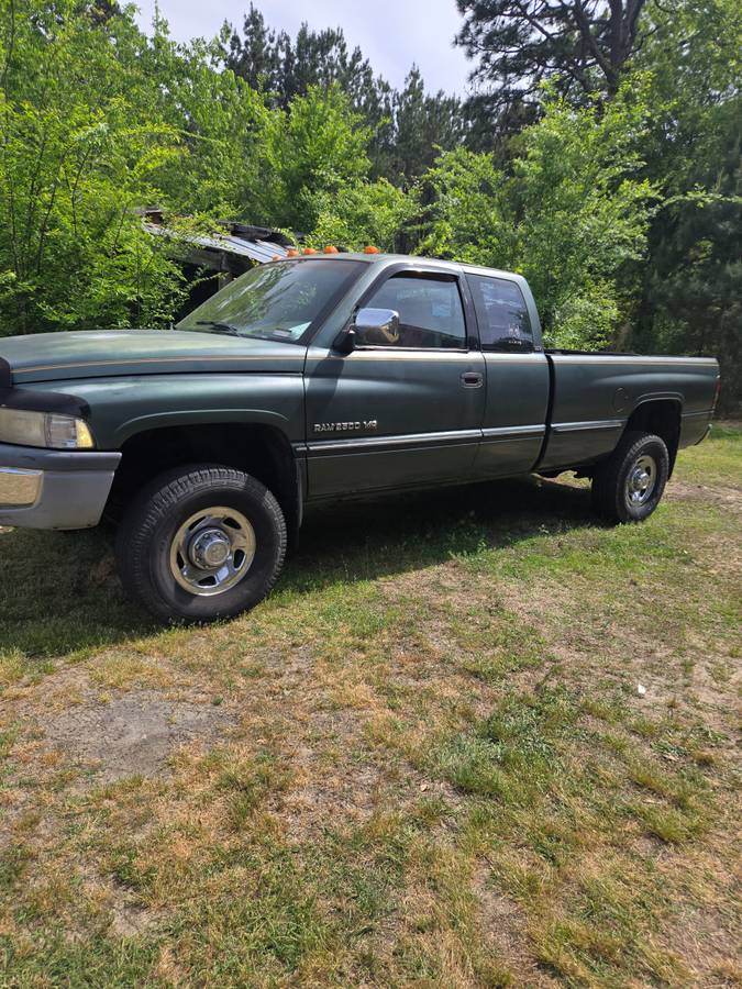 Dodge-Ram-2500-1996-green