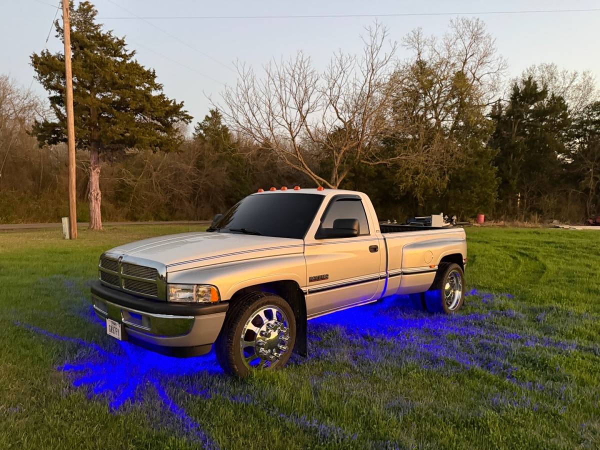 Dodge-Ram-3500-diesel-1995