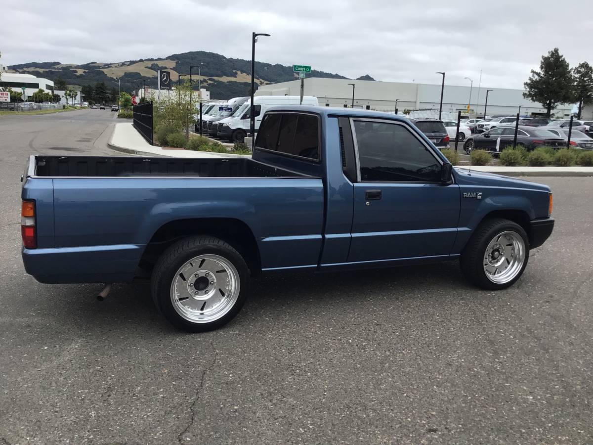 Dodge-Ram-50-classic-1989-blue