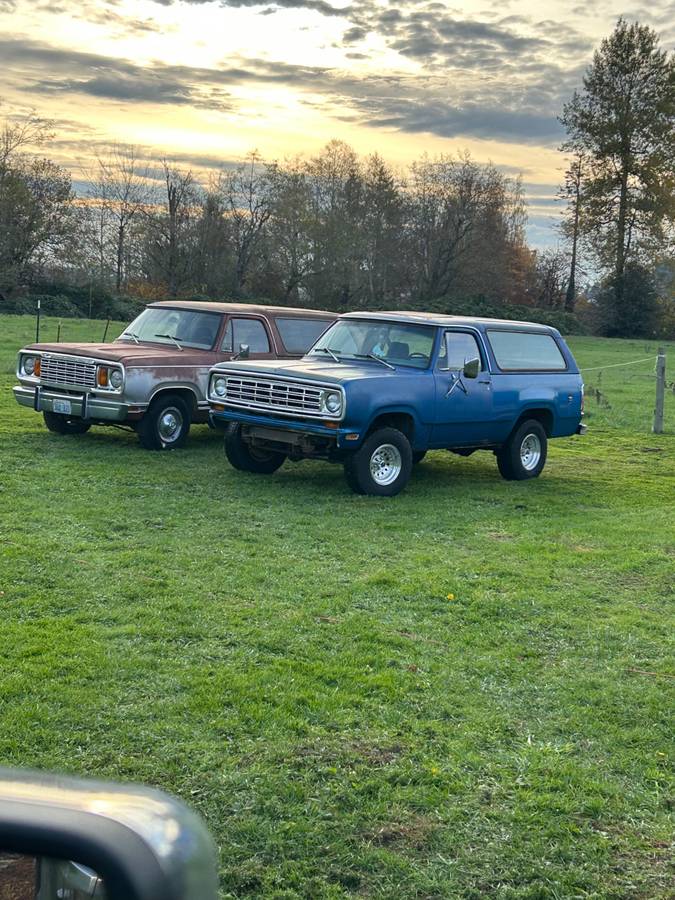 Dodge-Ramcgarger-1975-blue