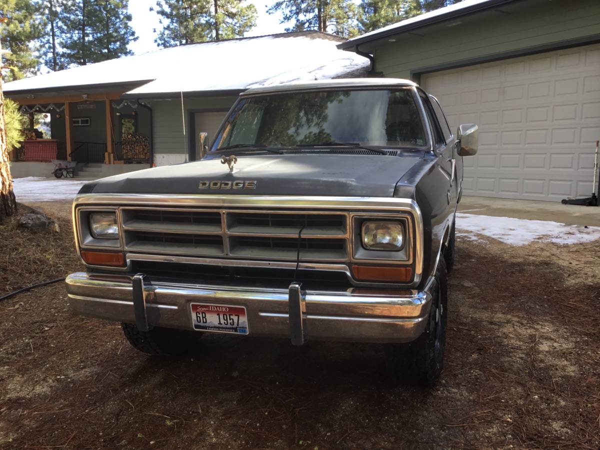 Dodge-Ramcharger-1986-black