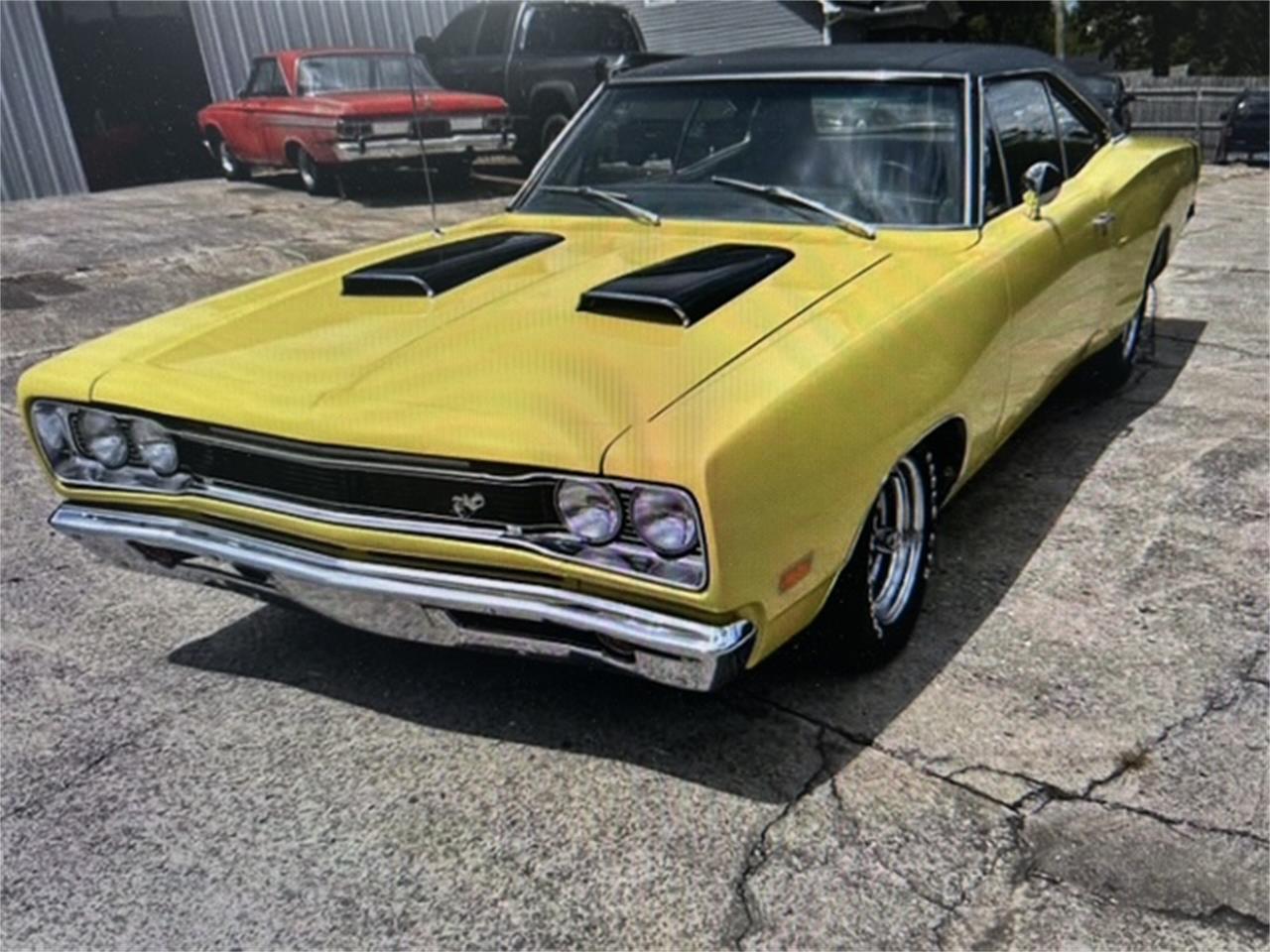 Dodge-Super-bee-1969-YELLOW-BLACK