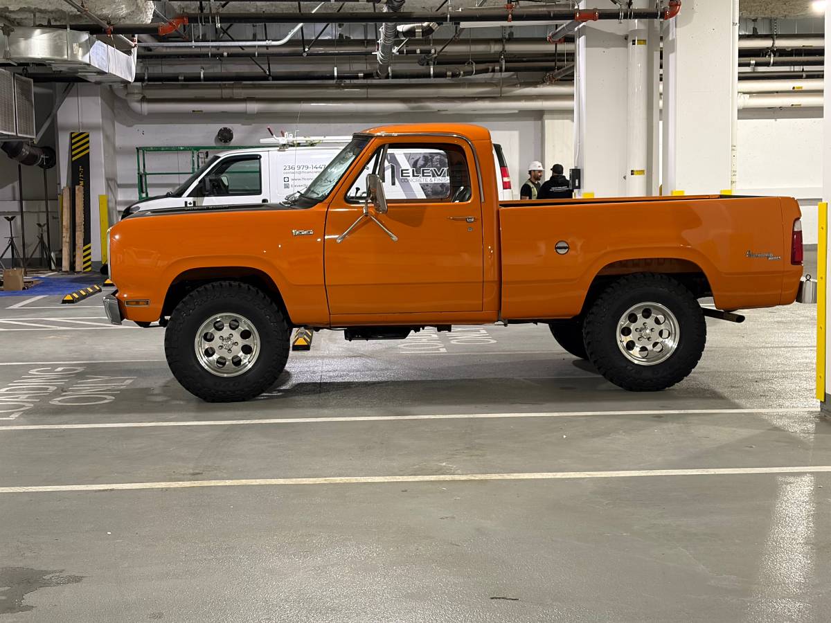 Dodge-W100-1976-orange