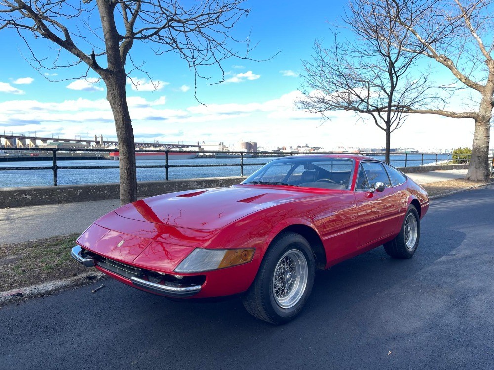 Ferrari-365-GTB4-1972-Black