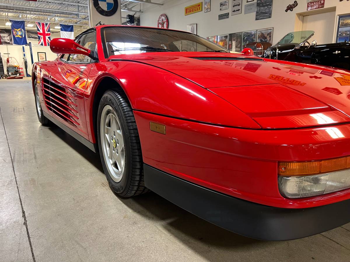 Ferrari-Testarossa-1988
