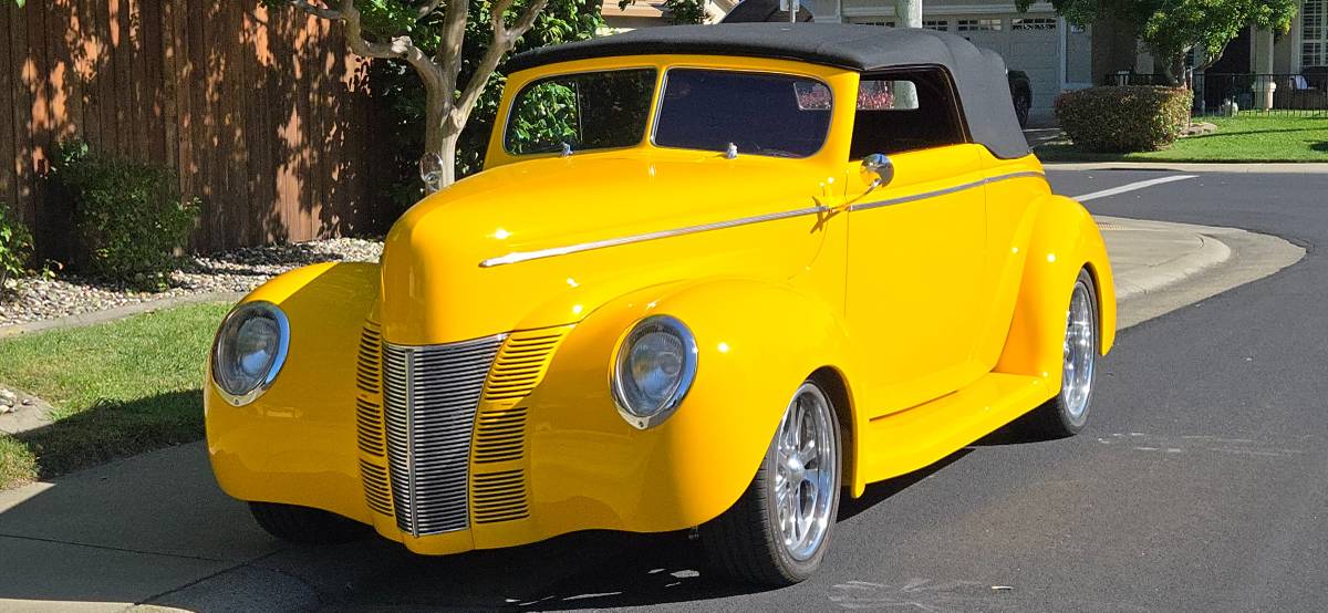 Ford-1940-yellow