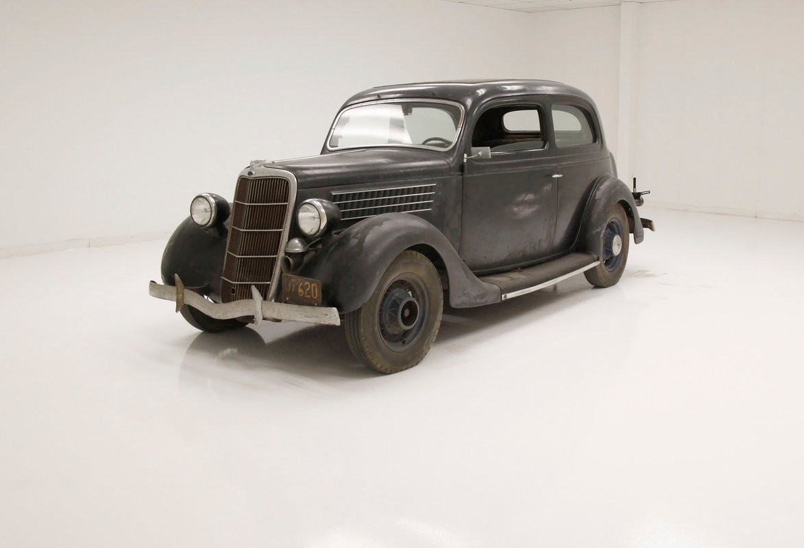 Ford-48-Series-1935-Sedan-Tan