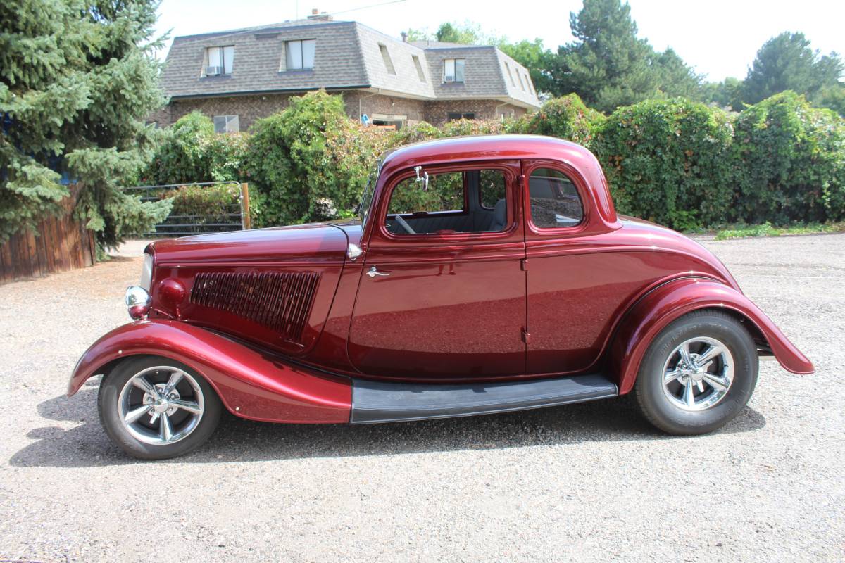 Ford-5-window-coupe-1934