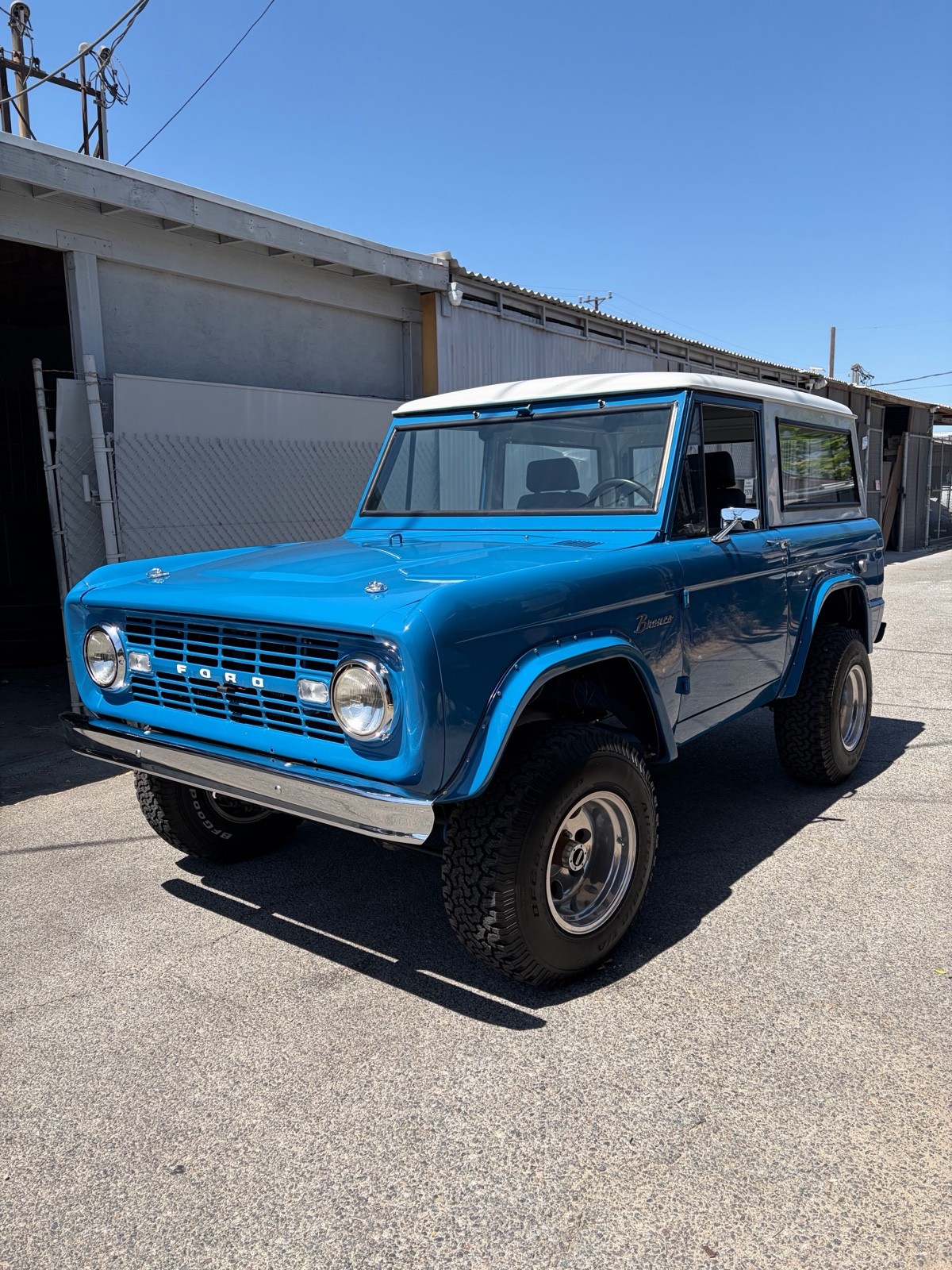 Ford-Bronco-1966-SUV