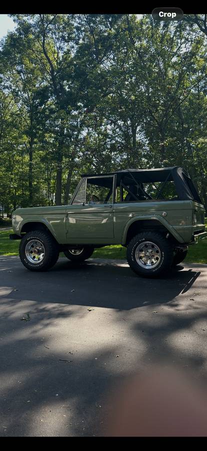 Ford-Bronco-1968-green