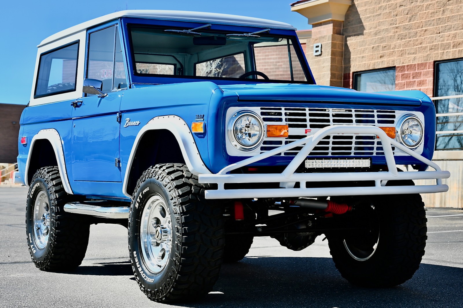 Ford-Bronco-1974-Convertible-Black