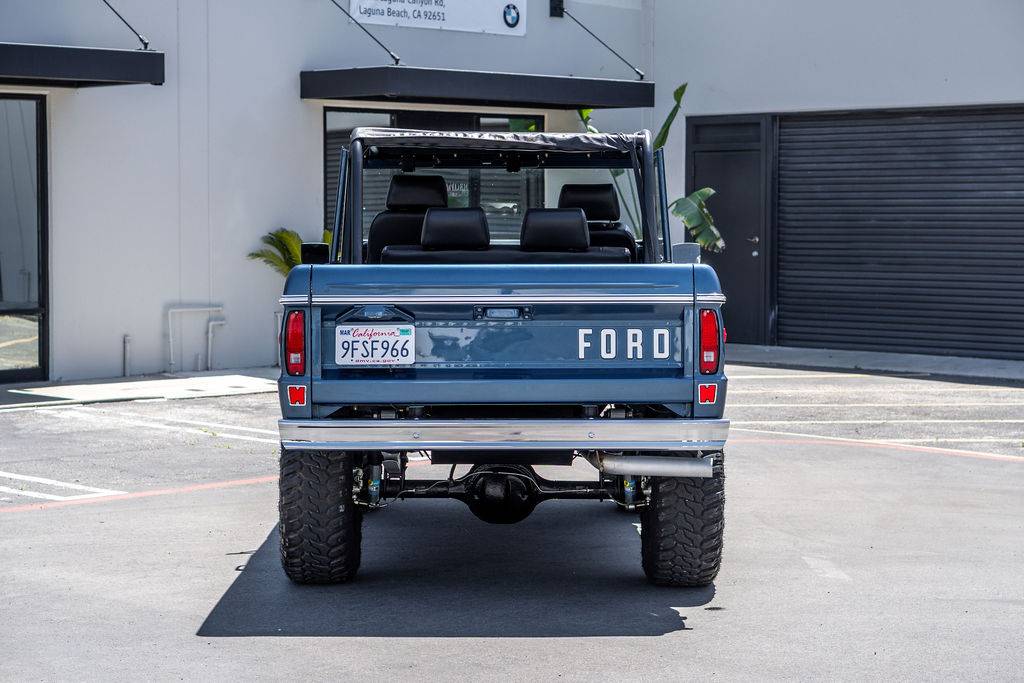 Ford-Bronco-1974