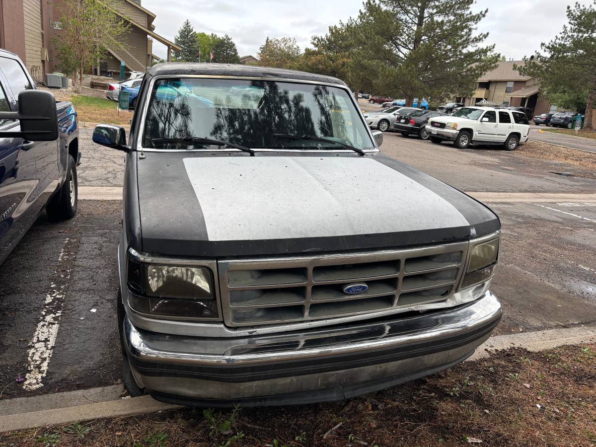 Ford-Bronco-1993-silver