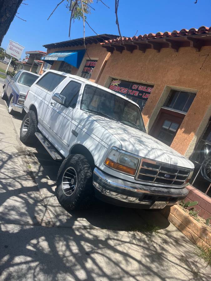 Ford-Bronco-1996