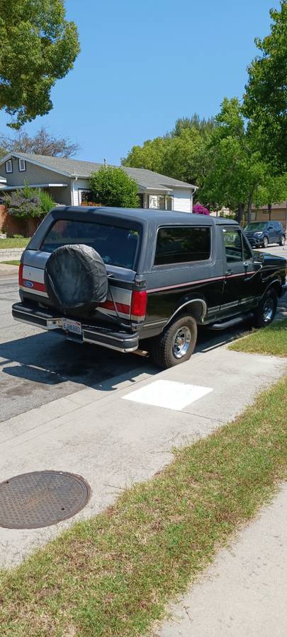 Ford-Bronco-4x4-1990-black