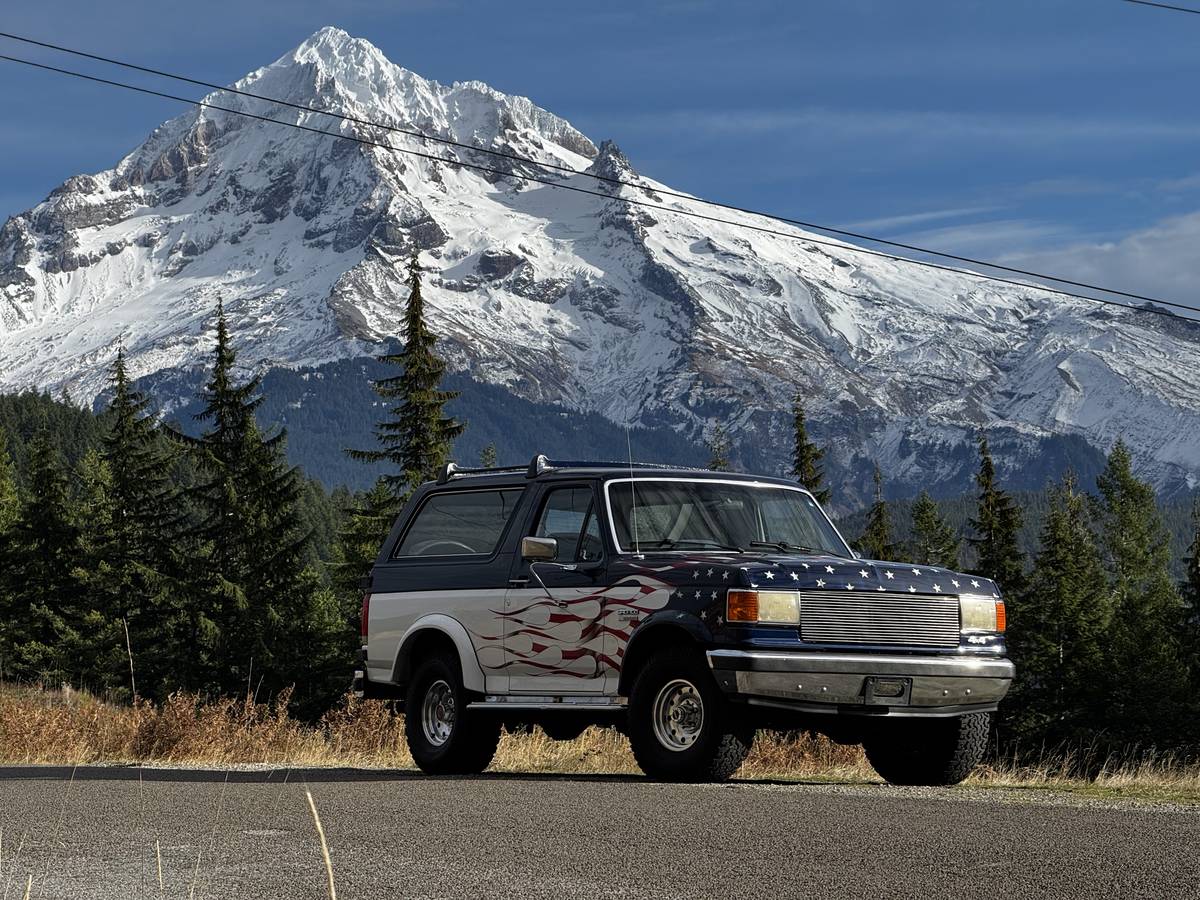 Ford-Bronco-4x4-1990