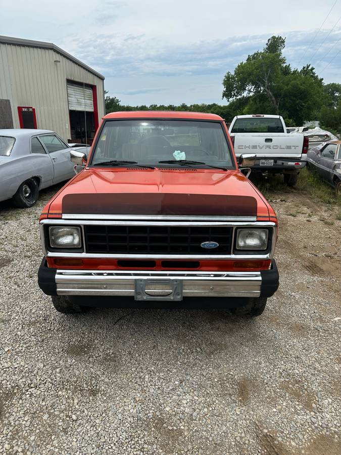 Ford-Bronco-ii-1984-orange