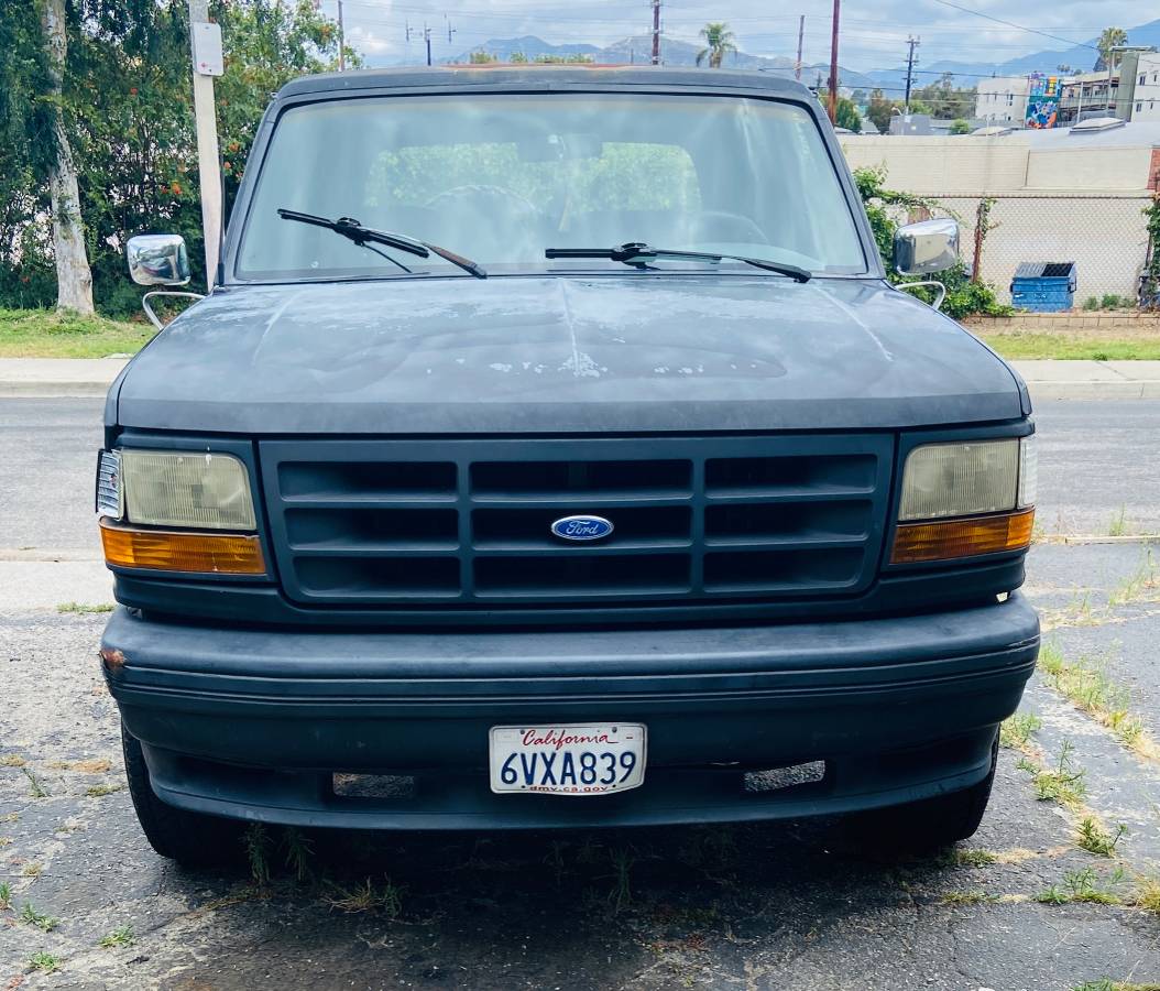 Ford-Bronco-xlt-1992-black