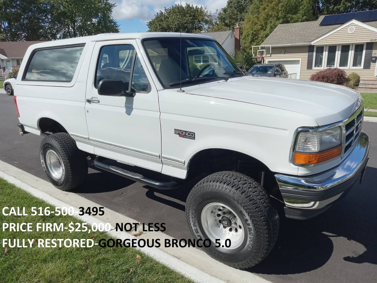 Ford-Bronco-xlt-5.0-1992-white