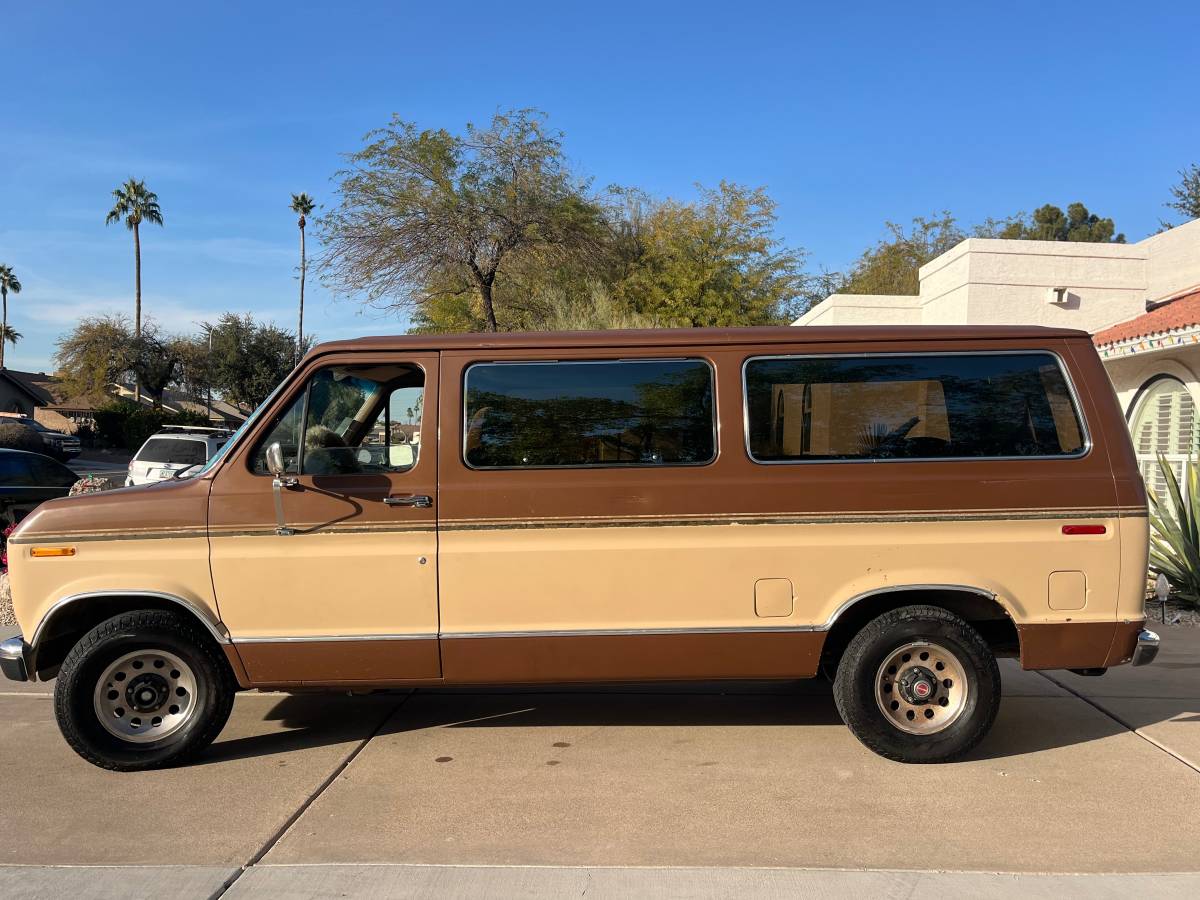 Ford-Club-wagon-xlt-1991