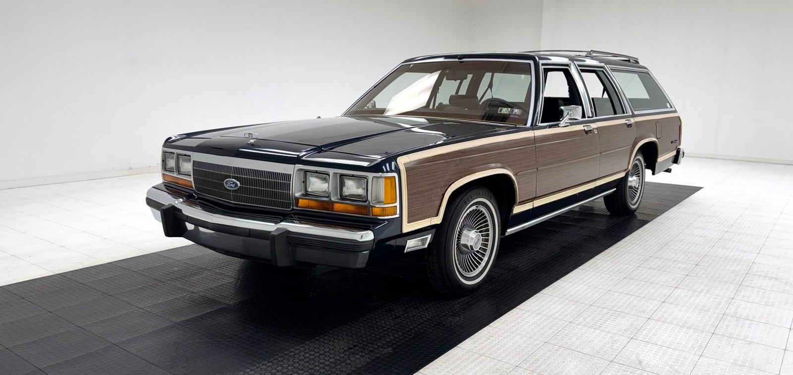 Ford-Country-Squire-1990-Wagon-Dark-Blue