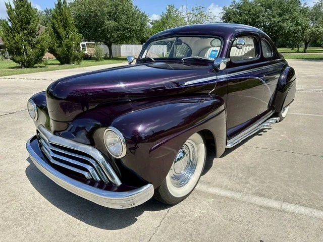 Ford-Custom-1946-Purple-White