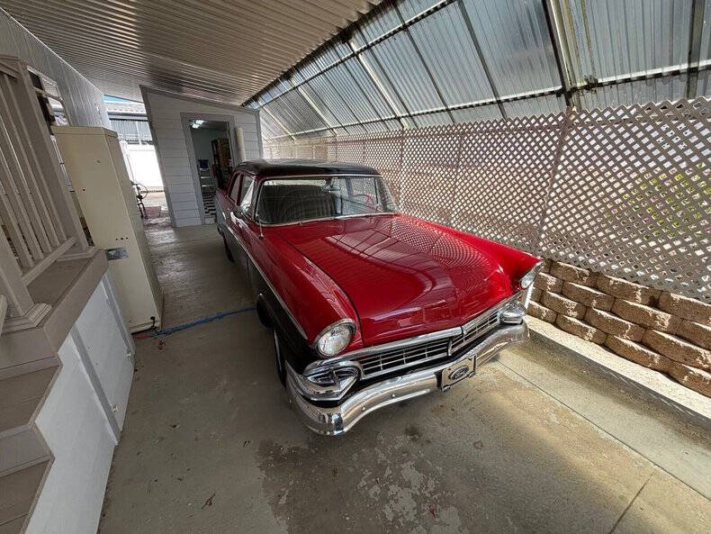 Ford-Custom-1956-Boyd-Coddington-Red-W-Black-Black