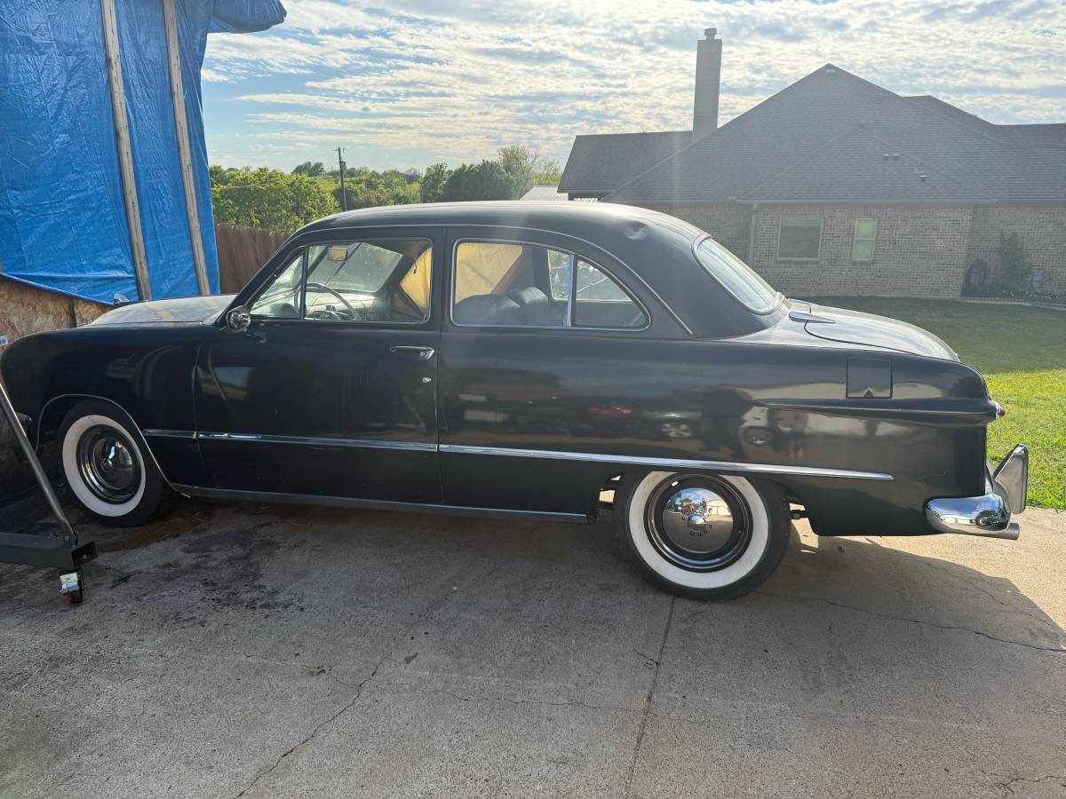 Ford-Custom-coupe-1950-black