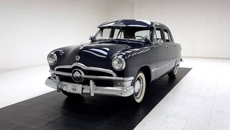 Ford-Deluxe-1950-Navy-Blue-Gray