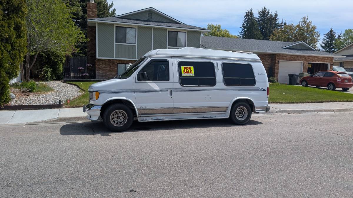 Ford-E-150-1995-white
