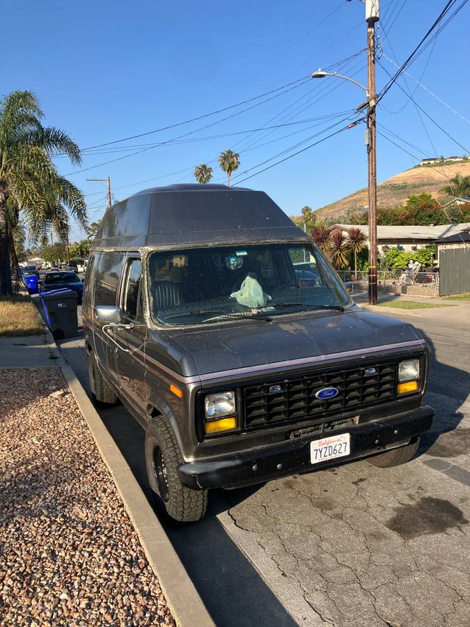 Ford-E150-1987-silver