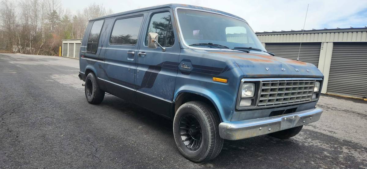 Ford-E150-econoline-1981-blue