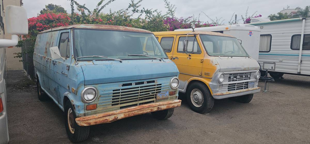 Ford-Econoline-1969-blue
