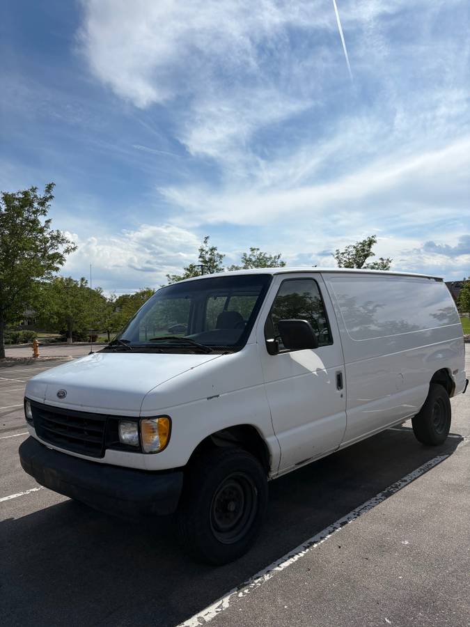 Ford-Econoline-e250-cargo-van-1996-white