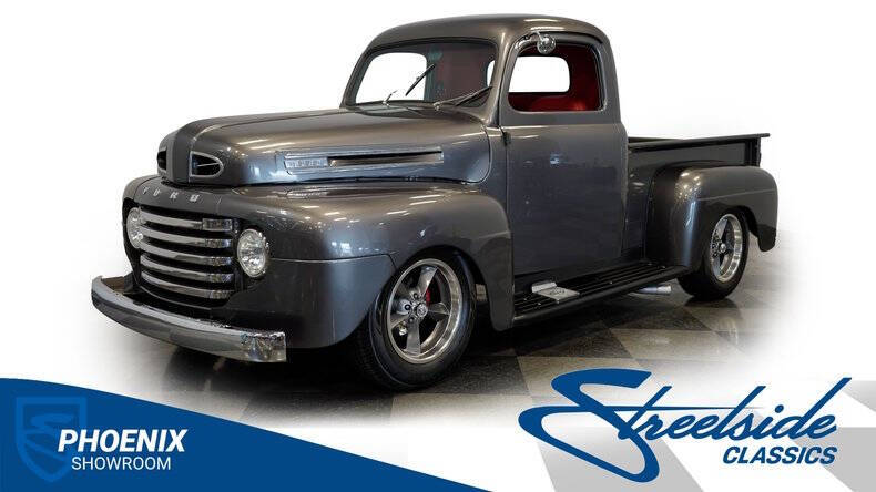 Ford-F-100-1950-Gray-Red