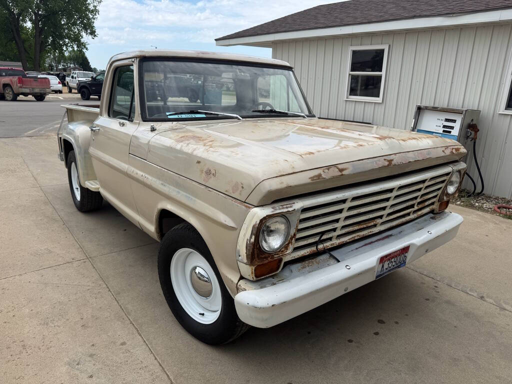 Ford-F-100-1967-White