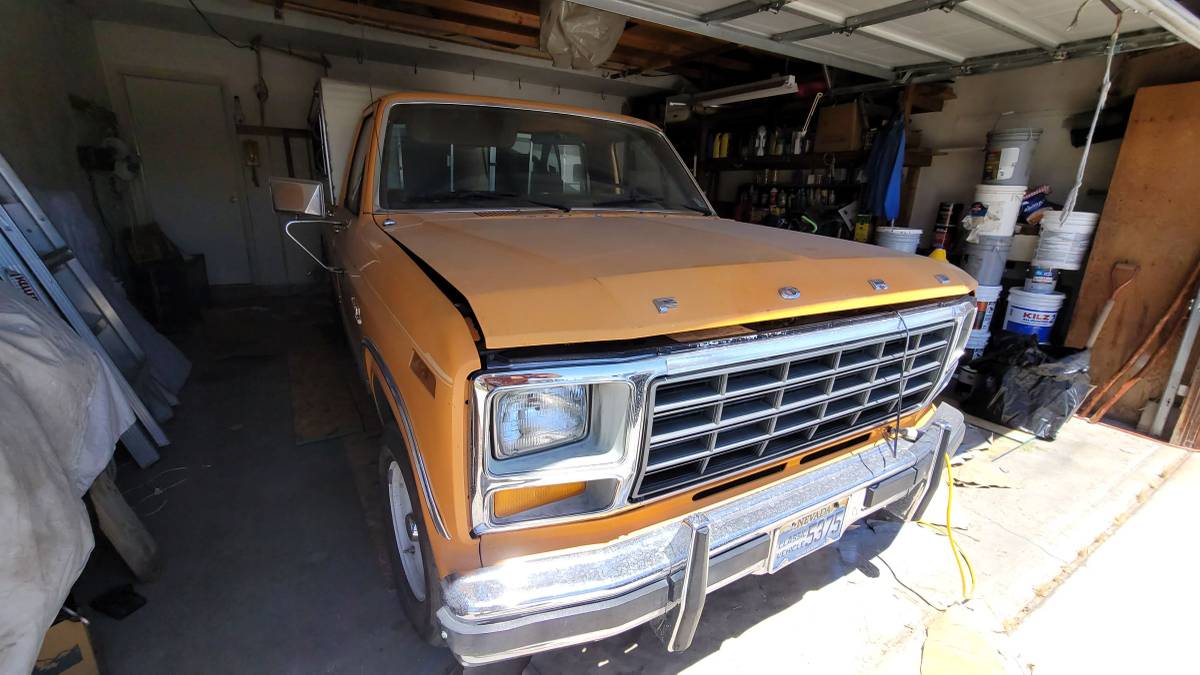 Ford-F-150-1982-orange