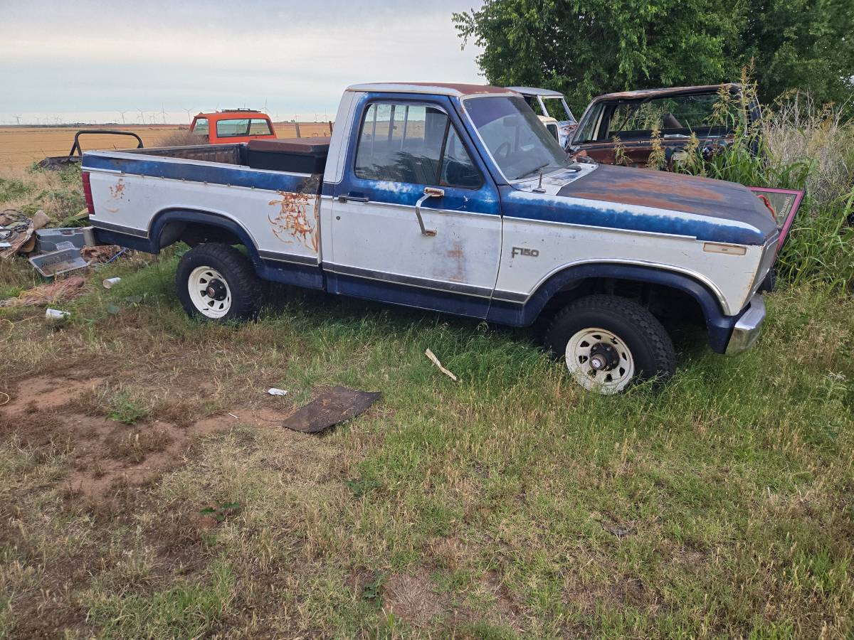 Ford-F-150-1984-blue