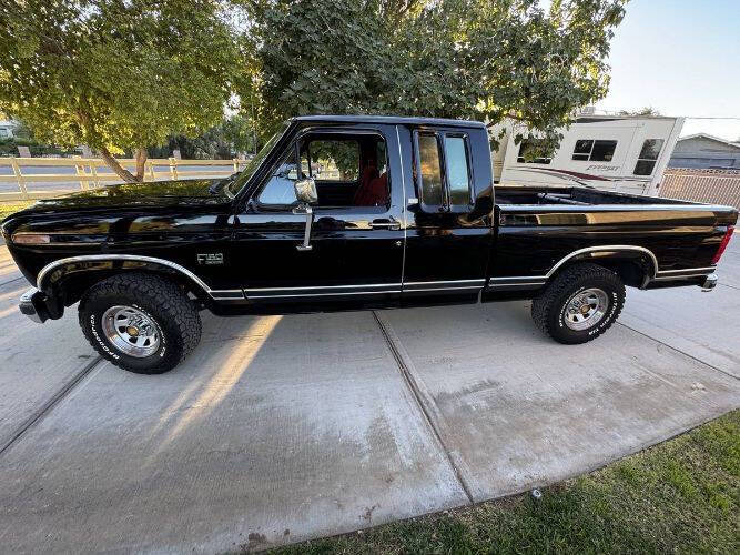 Ford-F-150-1986-Black